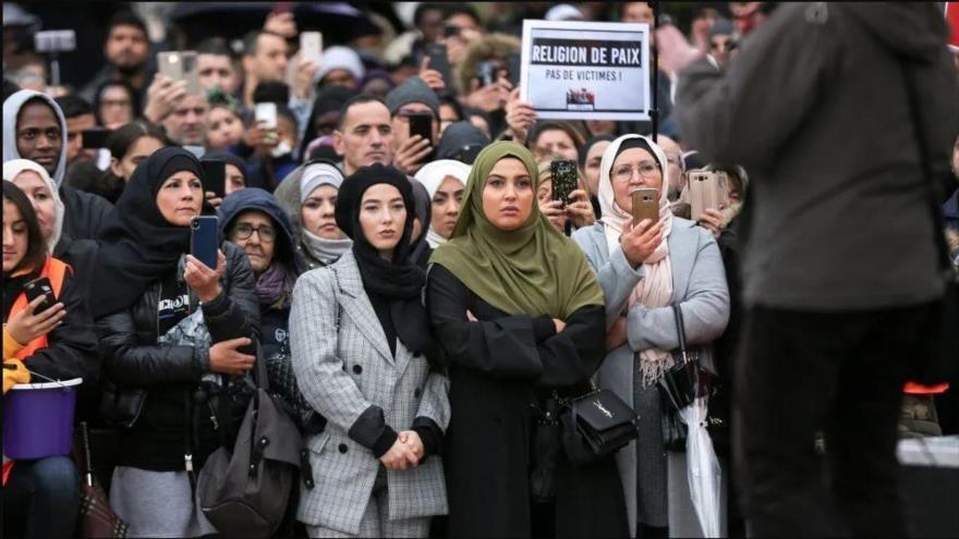 Las mujeres musulmanas protestan contra la islamofobia, París, Francia (Foto: Getty Images)