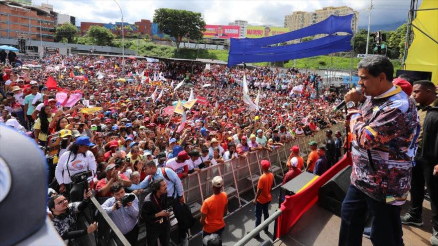 El presidente de Venezuela, Nicolás Maduro, habla en un acto en Petare, capital del municipio Sucre, 18 de julio de 2024.