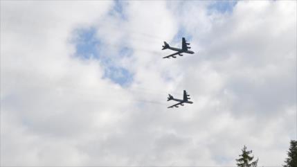 Cazas rusos ahuyentan a 2 bombarderos de EEUU sobre mar de Barents