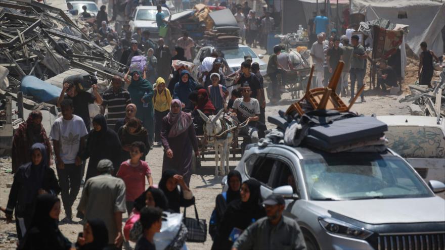Palestinos huyen de los distritos orientales de Jan Yunis, 22 de julio de 2024. (Foto: AFP)