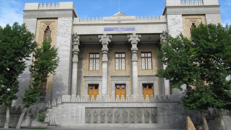 Fachada del edificio de la Cancillería de Irán.