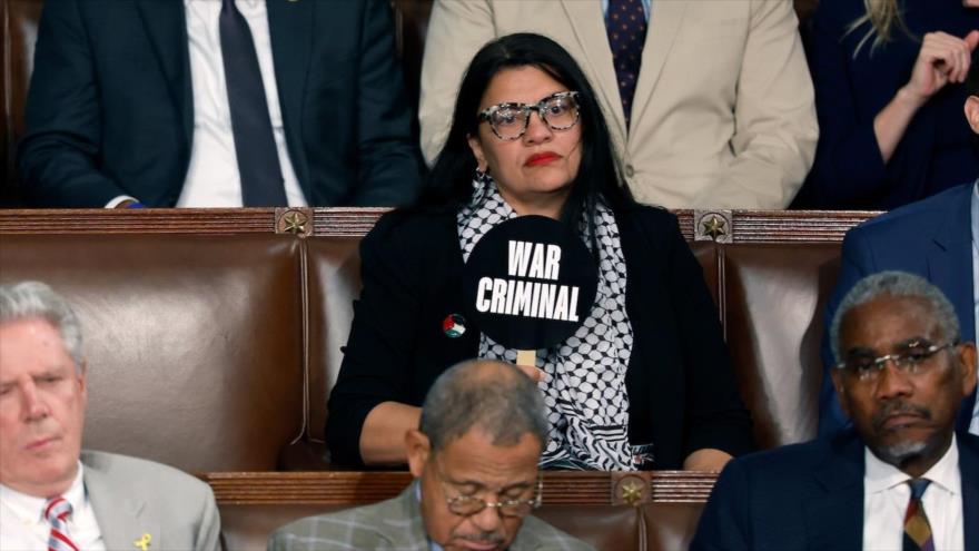 La congresista estadounidense Rashida Tlaib, llama criminal de guerra a Netanyahu en el Congreso de EE.UU., 24 de julio de 2024.