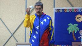 Maduro promete respetar el resultado electoral, tras votar en Caracas