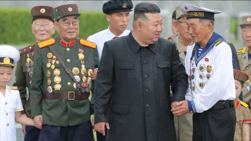 El líder de Corea de Norte, Kim Jong-un, asiste al 71º aniversario del armisticio de la Guerra de Corea, 28 de julio de 2028.