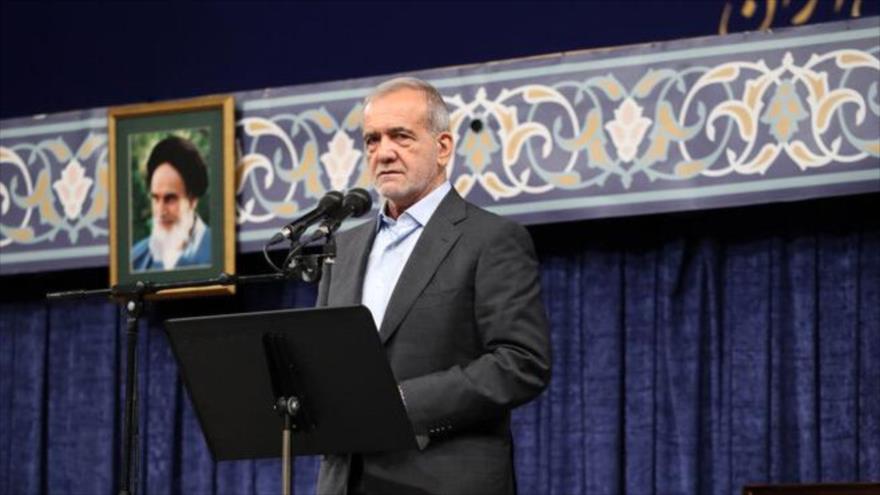 El presidente electo iraní, Masud Pezeshkian, en la ceremonia de ratificacion, 29 de julio de 2024.