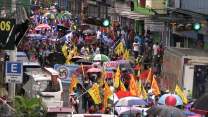 Panameños manifiestan su preocupación ante política económica