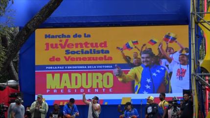 Jóvenes venezolanos respaldan a Nicolás Maduro