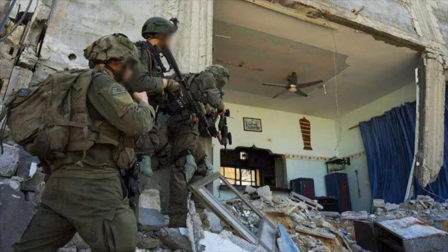 Soldados israelíes durtante una ofensiva terrestre en la Franja de Gaza.