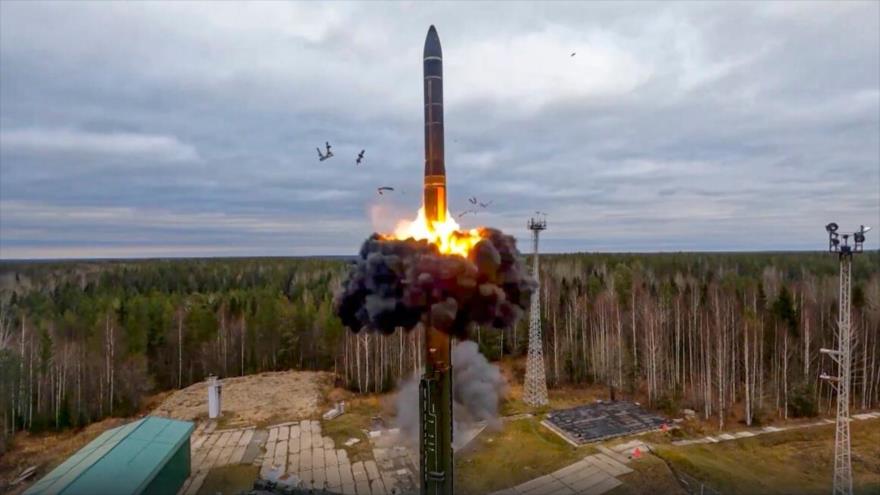 Un misil nuclear es lanzado como parte de una prueba en Plesetsk, en el noroeste de Rusia. (Foto: AP)