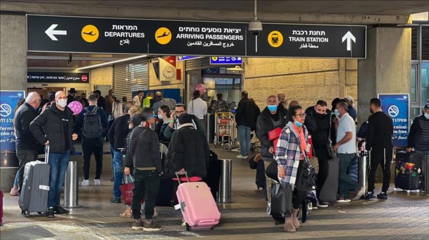Los pasajeros en un aeropuerto israelí.