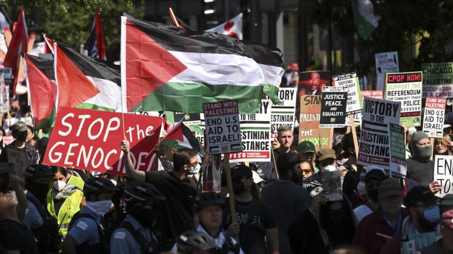 Imágenes: Miles marchan en apoyo a Gaza al inicio de la DNC en Chicago | HISPANTV