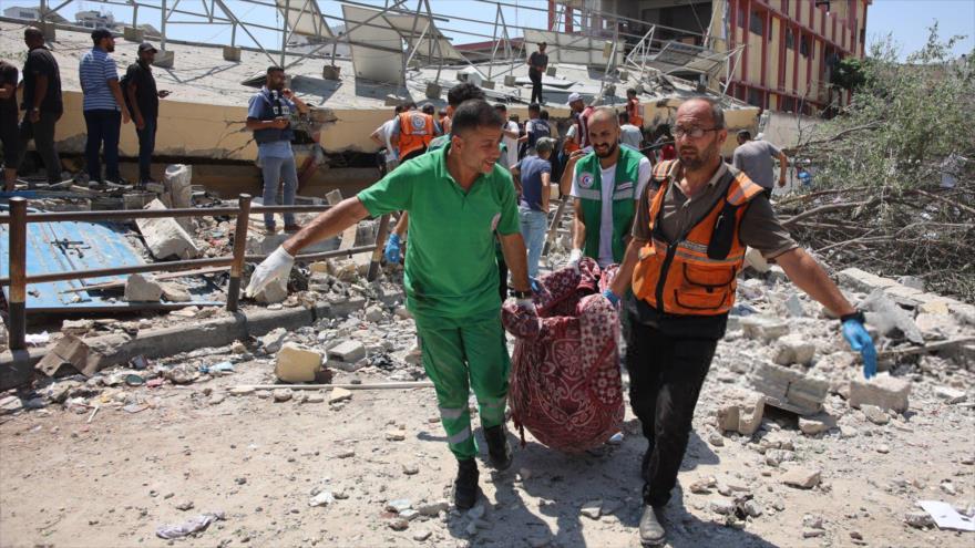 12 muertos en ataque israelí a una escuela con refugiados en Gaza