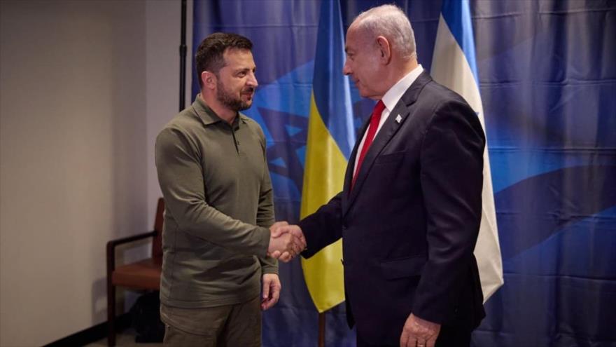 Primer ministro israelí, Benjamín Netanyahu (decha.), y el presidente ucraniano, Volodímir Zelenski, reunidos en Nueva York, 19 de septiembre de 2023.