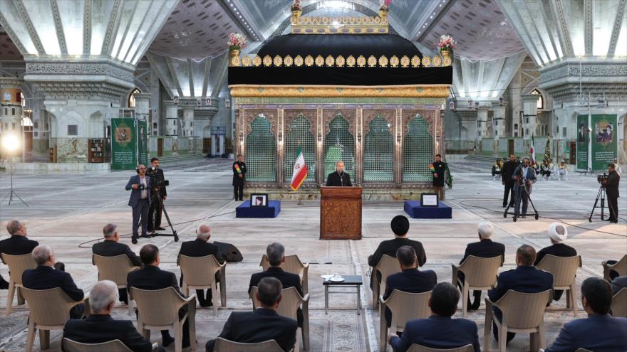 Pezeshkian y su gabinete renuevan lealtad a la Revolución Islámica