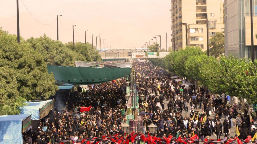 Se celebra la simbólica caminata de Arbaín en la capital iraní