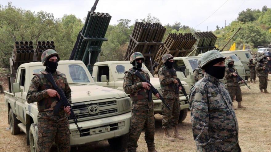 Combatientes de Hezbolá durante un ejercicio militar en mayo de 2023. (Foto: AFP)