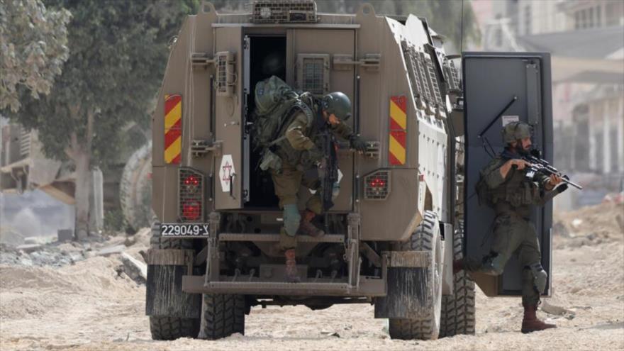 Soldados israelíes participan en una operación militar en el campo de refugiados de Nur Shams, cerca de la ciudad cisjordana de Tulkarem, el 28 de agosto de 2024. (Foto: AFP)
