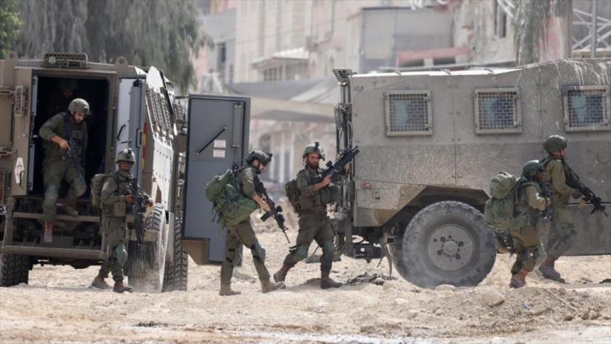 Soldados israelíes durante una redada en el campamento de Nur Shams, cerca de la ciudad de Tulkarm, en Cisjordania ocupada, 28 de agosto de 2024.