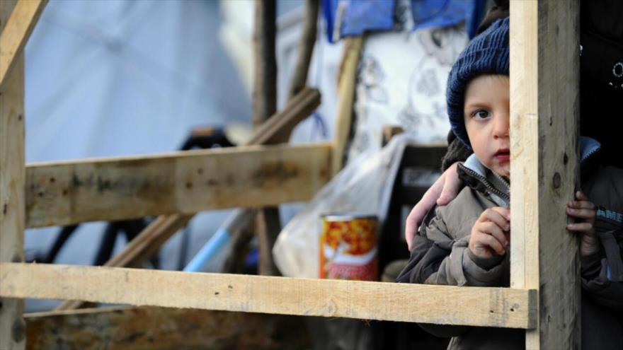 Un niño sin hogar en Francia.