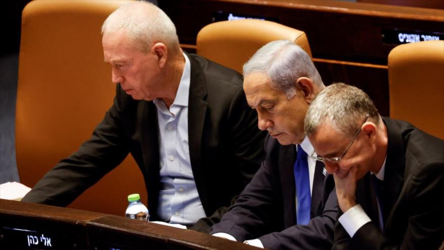 El primer ministro israelí, Benjamín Netanyahu, (c) y su ministro de asuntos militares, Yoav Gallant, en un acto en Al-Quds, 24 de julio de 2023. (Foto: Reuters)