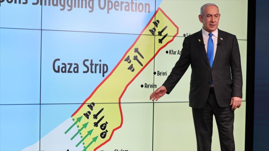 El primer ministro de Israel, Benjamín Netanyahu, muestra un mapa incluyendo a Cisjordania como parte del régimen israelí. (Foto: EFE)