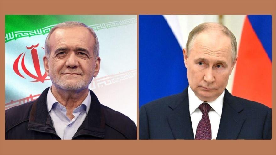 El presidente de Irán, Masud Pezshkian (izda.), y su homólogo de Rusia, Vladímir Putin.