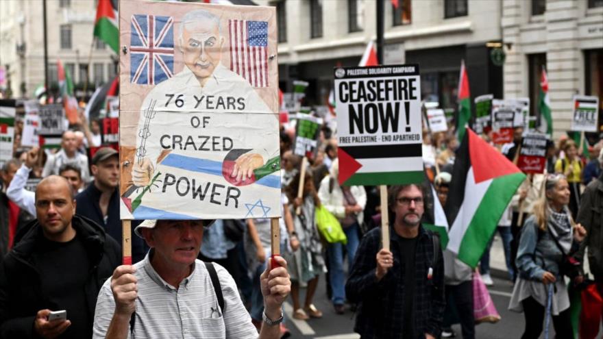 Manifestantes palestinos marchan por Londres durante el Día Nacional de Acción por Palestina, el 7 de septiembre de 2024. Foto: AFP