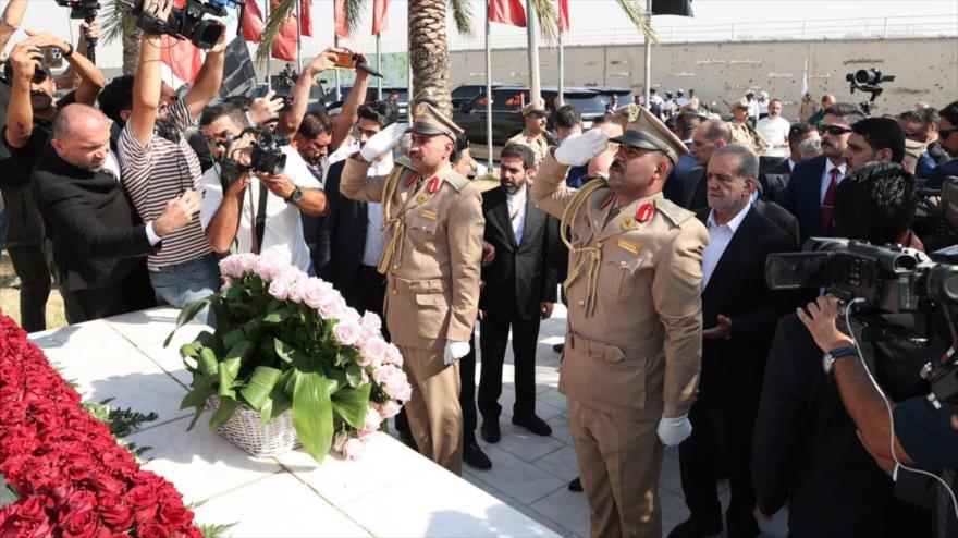 Fotos: Pezeshkian visita monumento en honor a mártir Soleimani | HISPANTV