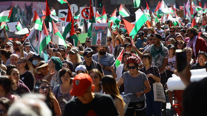 Propalestinos se marchan en apoyo a Palestina, Santiago, Chile, 17 de marzo de 2024.