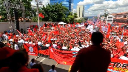 Miles de hondureños salen a calles en apoyo a Xiomara Castro