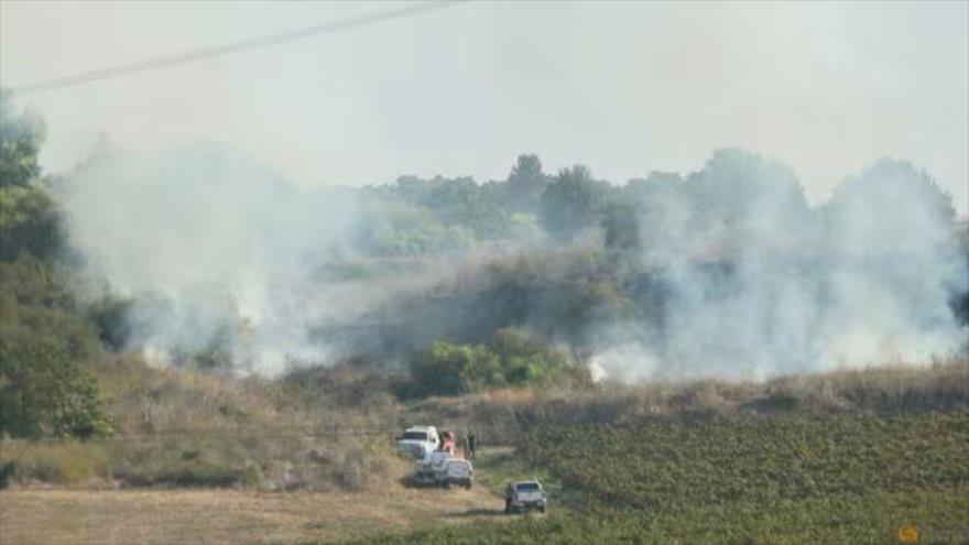 Columnas de humo después de un ataque con misiles desde Yemen en el centro de Israel, 15 de septiembre de 2024. (Foto: Reutres)