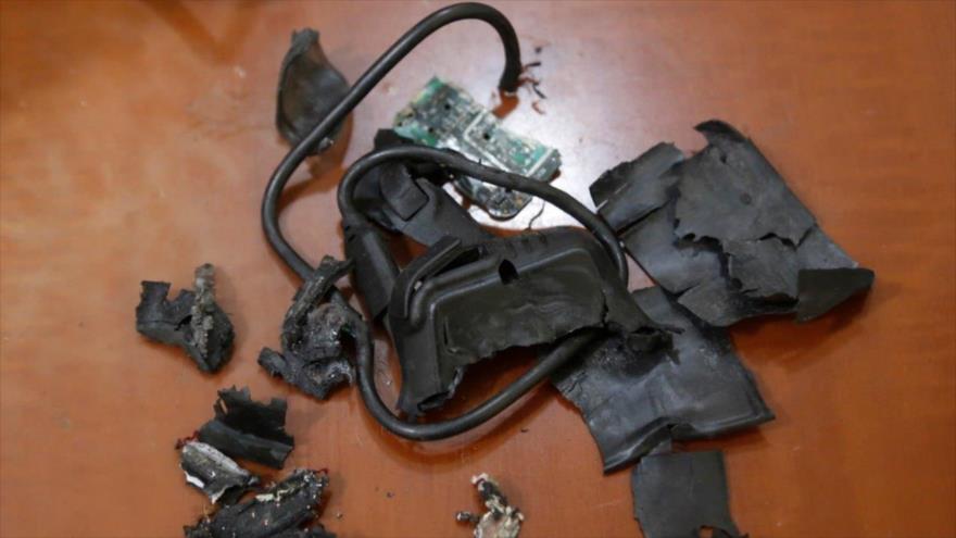 Los restos de uno de los pagers que explotó en El Líbano en un ataque masivo israelí, septiembre de 2024. (Foto: AFP)