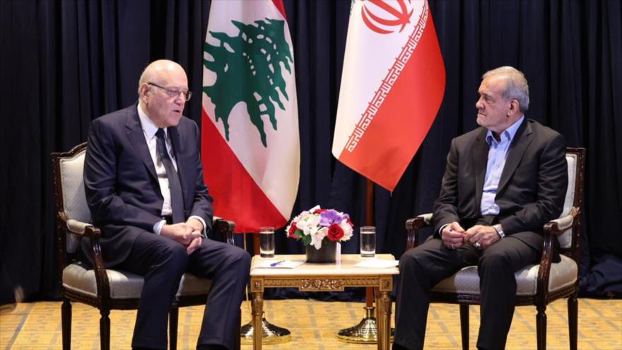 El presidente de Irán, Masoud Pezeshkian (derecha), se reúne con el primer ministro interino del Líbano, Najib Mikati, en Nueva York el 25 de septiembre de 2024, al margen de la 79.ª sesión de la Asamblea General de las Naciones Unidas. (Foto de president.ir)