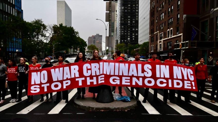 Activistas protestan en Manhattan contra la visita de Netanyahu a Nueva York para dirigirse a la Asamblea General de la ONU, 26 de septiembre de 2024. (Foto: JVC)