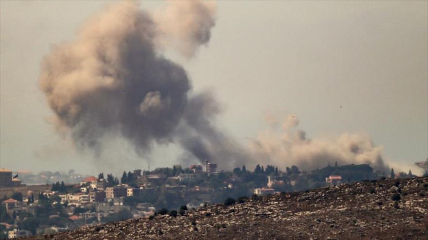 Columnas de humo tras un ataque aéreo israelí contra aldea de Choukine, en el sur del Líbano, 26 de septiembre de 2024 (Foto: AFP)