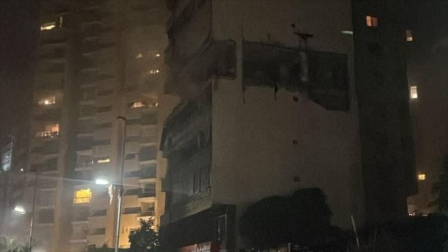 Un ataque israelí contra un apartamento residencial dentro de un edificio de varios pisos, Beirut, 30 de septiembre de 2024.