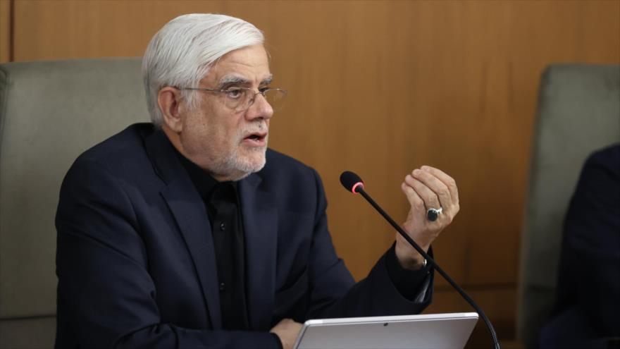 El vicepresidente primero de Irán, Mohamad Reza Aref, se reúne en una sesión del gabinete, 29 de septiembre de 2024.