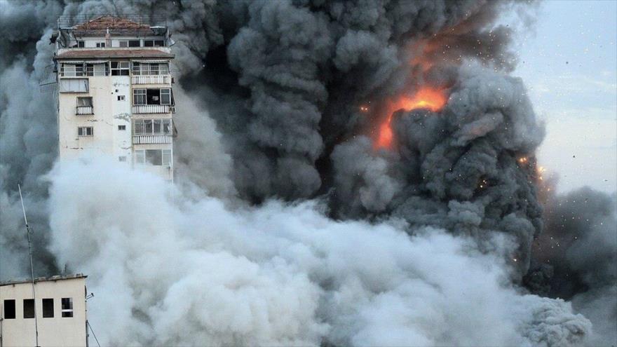 Un ataque israelí impacta una zona residencial en Gaza.