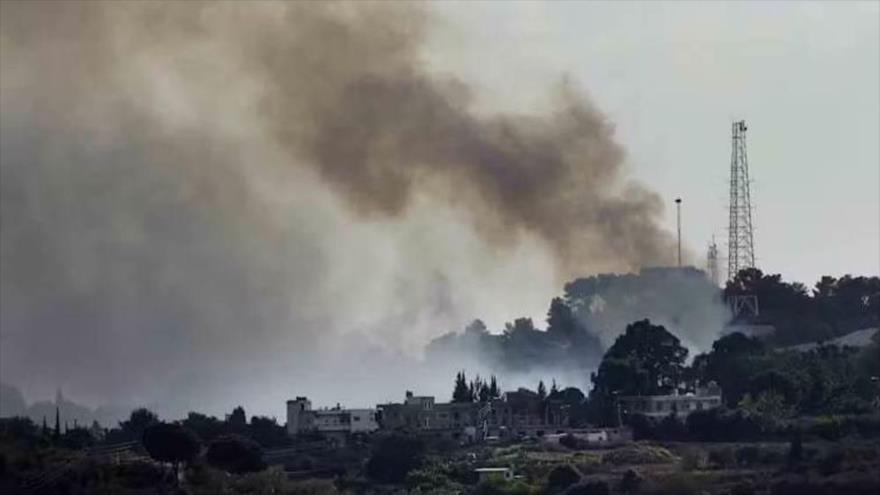 El humo se eleva desde una posición militar israelí atacada por Hezbolá. (Foto de archivo)