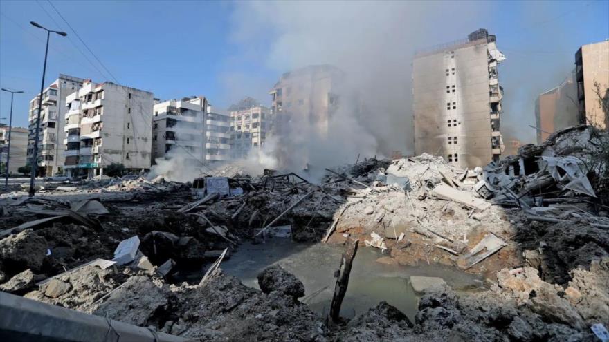 Edificios dañados tras ataques aéreos israelíes en suburbio del sur de Beirut, capital de Líbano.