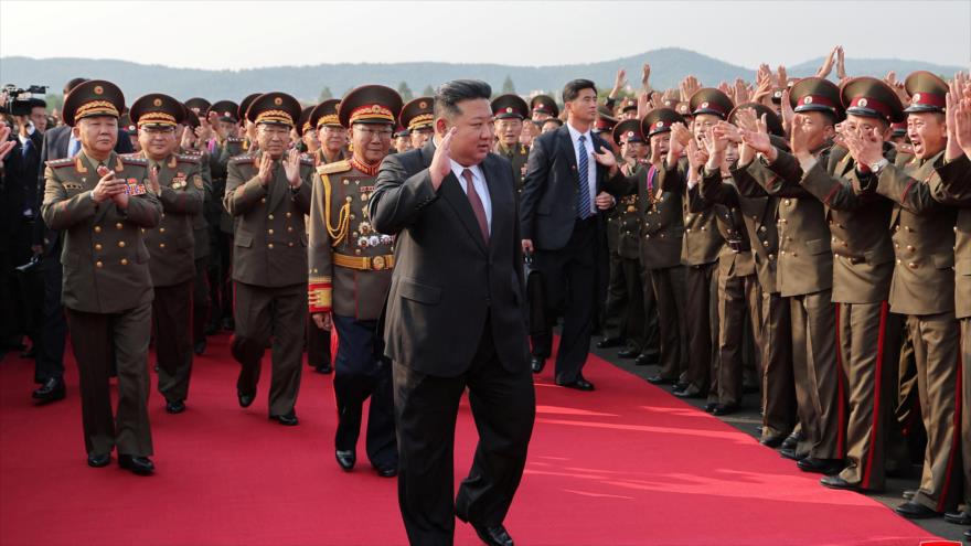 El líder norcoreano, Kim Jong-un, visita la Universidad Nacional de Defensa en Pyongyang, 7 de octubre de 2024. (Foto: KCNA)