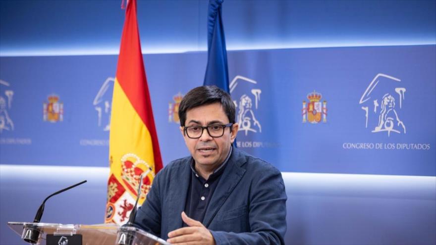 El diputado de Sumar, Gerardo Pisarello, durante una rueda de prensa, 17 de septiembre de 2024, Madrid, España.