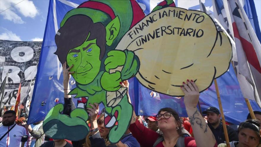 Protestas contra el gobierno de Javier Milei en Argentina. (Foto: AP)