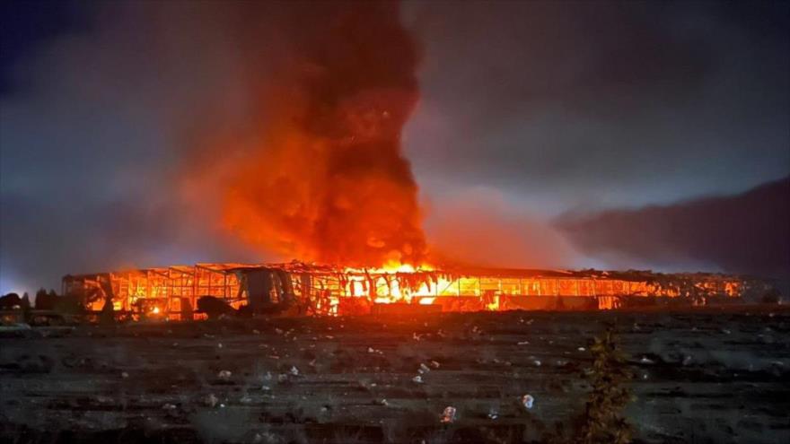 Hospital de campaña iraní en la frontera sirio-libanesa quemado en un ataque aéreo israelí, 9 de octubre de 2024.