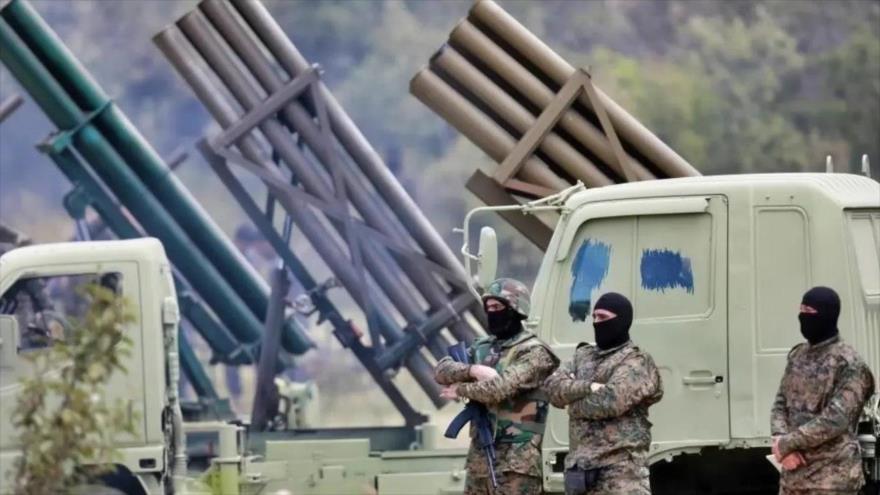 En esta imagen de archivo, combatientes de Hezbolá realizan un ejercicio de entrenamiento en el sur del Líbano.