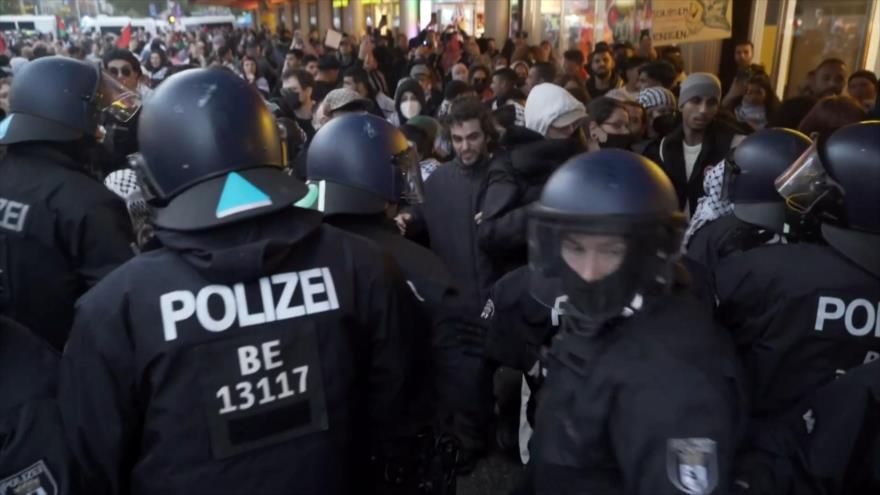 Policía de Alemania sigue reprimiendo protestas propalestinas