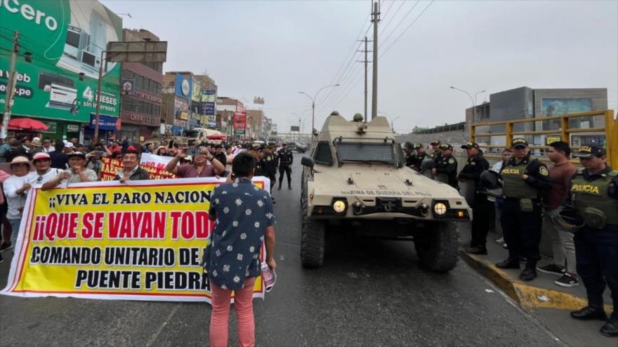 Una marcha en el marco del paro nacional de transportistas en Perú, 23 de octubre de 2024