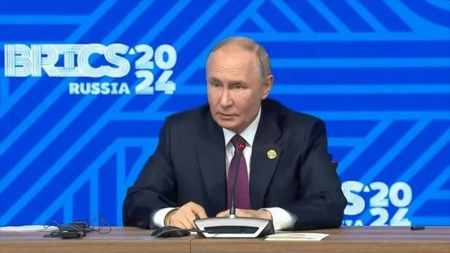 El presidente de Rusia, Vladímir Putin, durante su conferencia de prensa en la clausura de la XVI cumbre de los BRICS, Kazán, Rusia, el 24 de octubre de 2024.