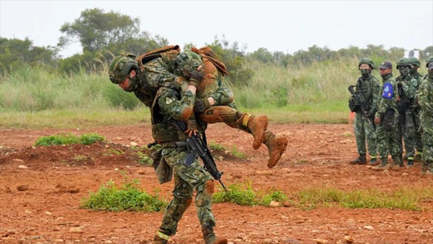 Soldados asisten a entrenamiento del ejército taiwanés en una base de campamento en Hsinchu, Taiwán, el 25 de marzo de 2022 (Foto: Getty)