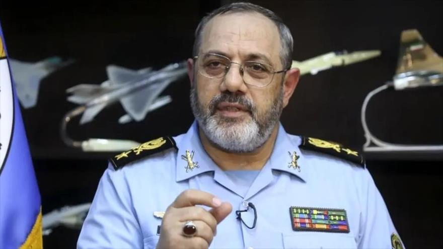 El ministro de Defensa iraní, el general de brigada Aziz Nasirzade.